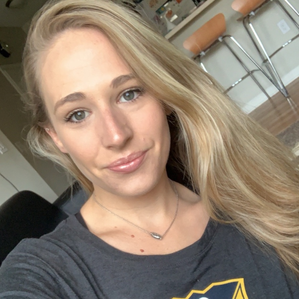 Meet your Posher, Kelly